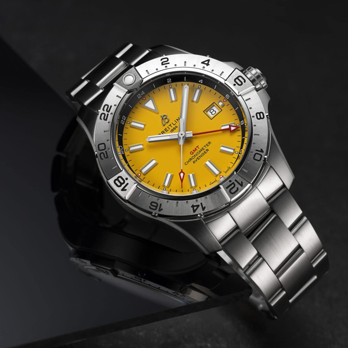Breitling Partners With Beaverbrooks For Limited Edition Avenger